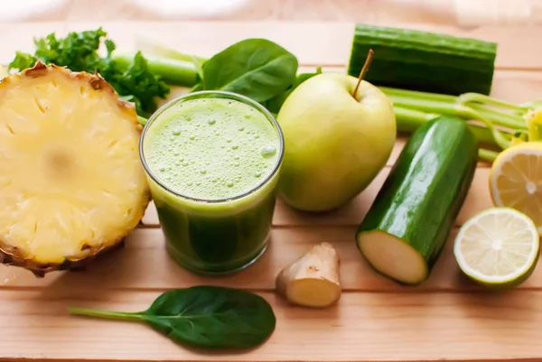 Gesunder grüner Detox-Saft — Stockfoto