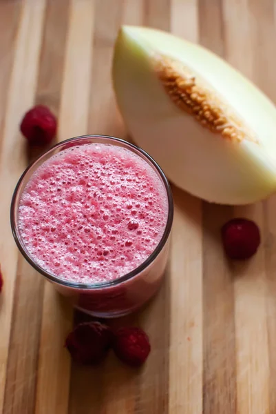 Framboesa saudável e suco de melão — Fotografia de Stock