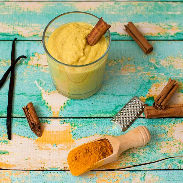 Turmeric smoothie — Stock Photo, Image