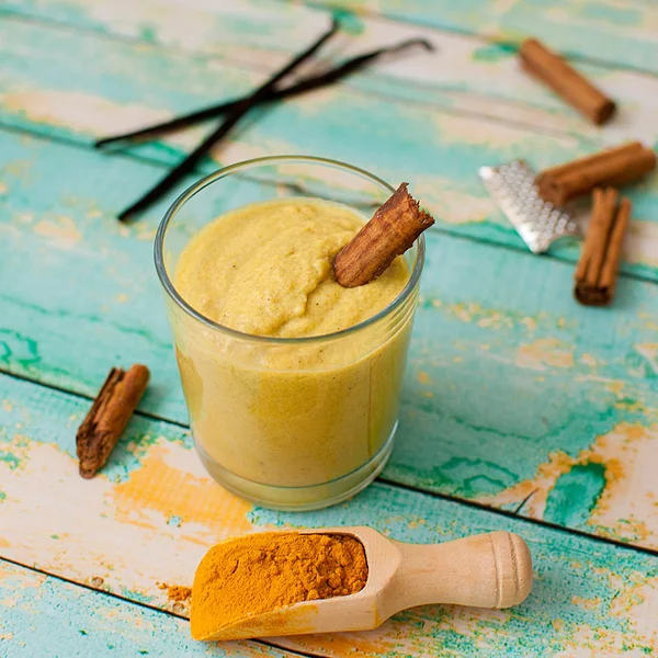 Turmeric smoothie — Stock Photo, Image