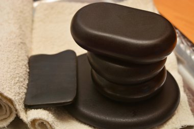 taş terapi ve masaj gua sha