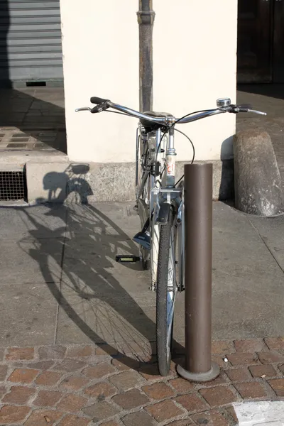 Bicicletta parcheggiata — Foto Stock