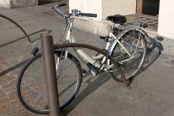 Bicicletta parcheggiata — Foto Stock