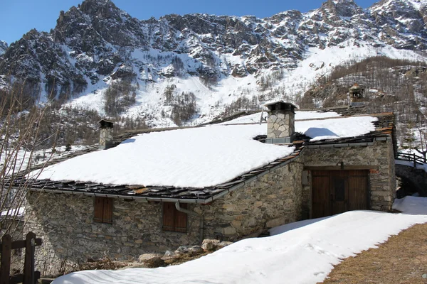 Villaggio di montagna — Foto Stock