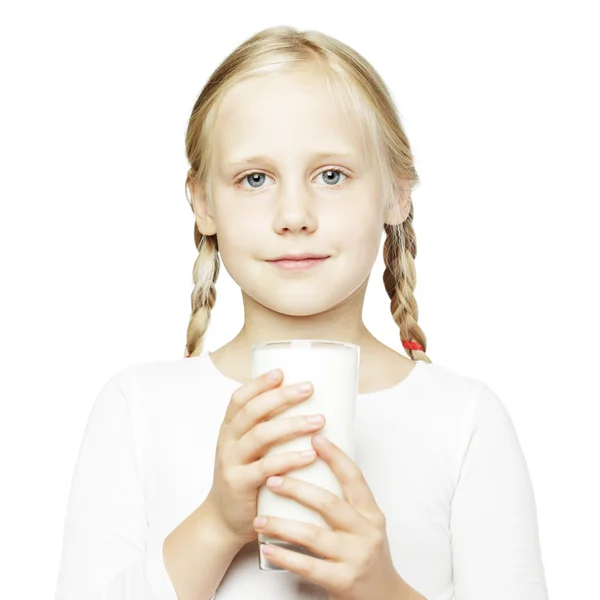 Jong meisje en melkglas, gezond eten concept — Stockfoto