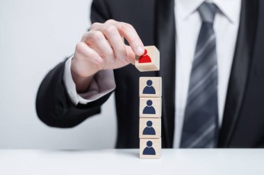 Kelle avcılığı, personel alımı ve liderlik. Bir sürü çalışan ve lider seçimi. İK ve nüfuz sahibi, fikir lideri, takım lideri ve CEO lideri konsepti.