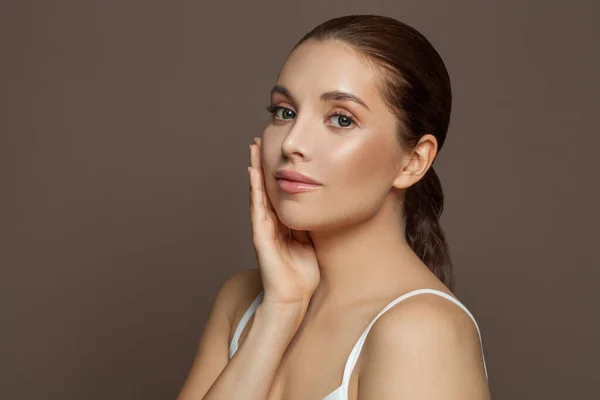 Cara Belleza Con Una Piel Sana Perfecta Cerca Tratamiento Facial — Foto de Stock