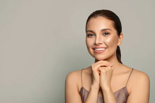 Beautiful Young Woman Perfect Skin Touching Her Face Facial Treatment — Stok fotoğraf