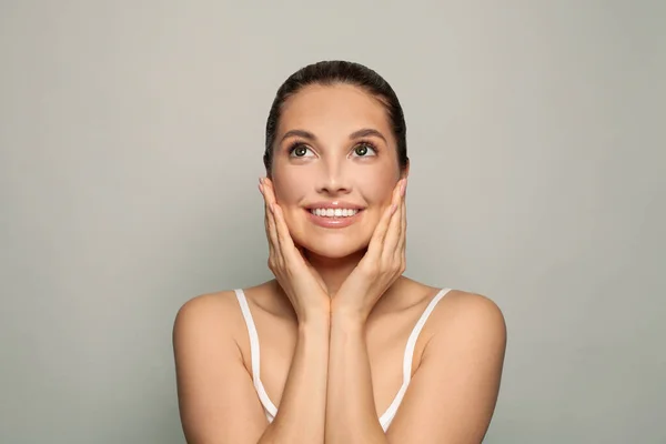 Happy Woman Looking White Background — Stockfoto