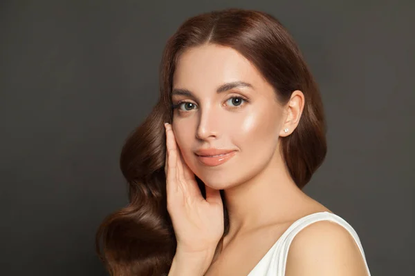 Beautiful Female Face Perfect Brunette Woman Healthy Skin Natural Makeup — Fotografia de Stock