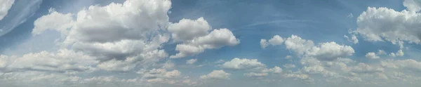 Πανόραμα Του Ουρανού Μπλε Ουρανός Σύννεφα — Φωτογραφία Αρχείου