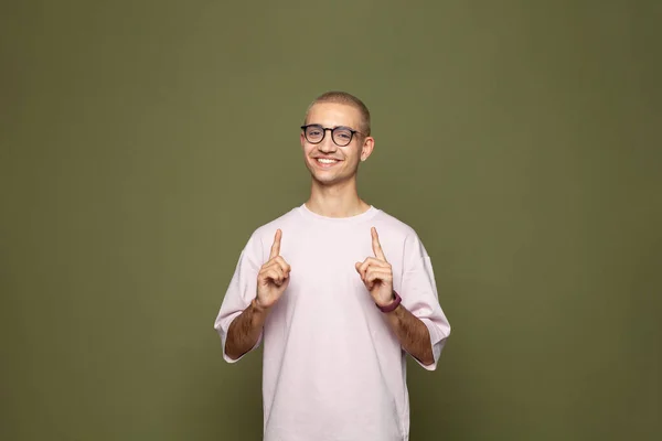 Positive Smiling Man Wearing Shirt Posing Pointing Green Background Idea — Stockfoto