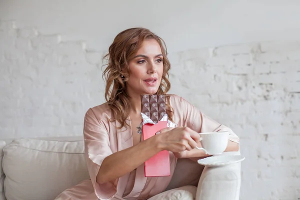 Cheerful Woman Pink Home Wear Having Breakfast Drinking Coffee Tea — Foto de Stock