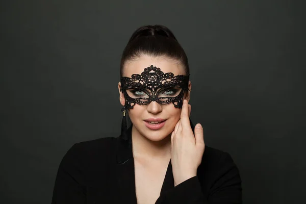 Beauty Model Woman Wearing Venetian Masquerade Carnival Mask Party Holiday — 图库照片