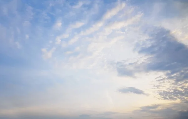 Красивые Пастельные Цвета Фона Небом Облаками Солнечным Светом — стоковое фото