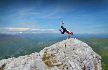 Dağın tepesindeki adam