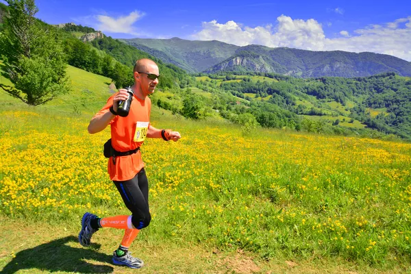 Trail running atleet — Stockfoto