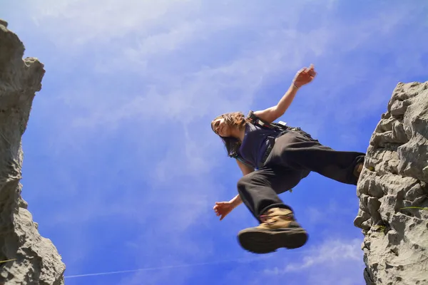 Woman jumping — Stock Photo, Image