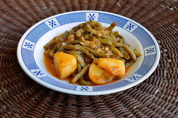 Green beans with tomato sauce — Stock Photo, Image