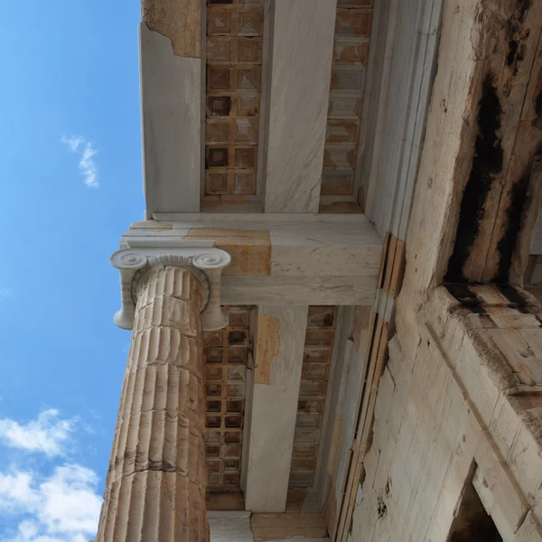Jónský sloup a strop Akropole Stock Snímky