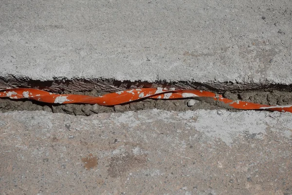 Kabelisolatie Voor Ondergrondse Draden Die Door Loopgraaf Onder Straatbeton Lopen — Stockfoto