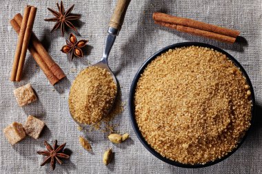 kahverengi şeker ve baharat