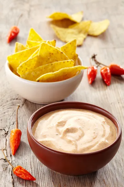 Dip and nachos — Stock Photo, Image