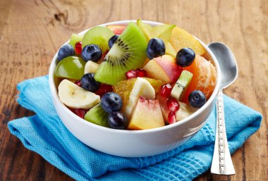 taze sağlıklı meyve salatası