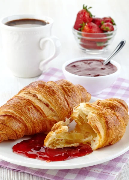 Croissant frais — Photo