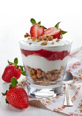 katmanlı krem tatlı