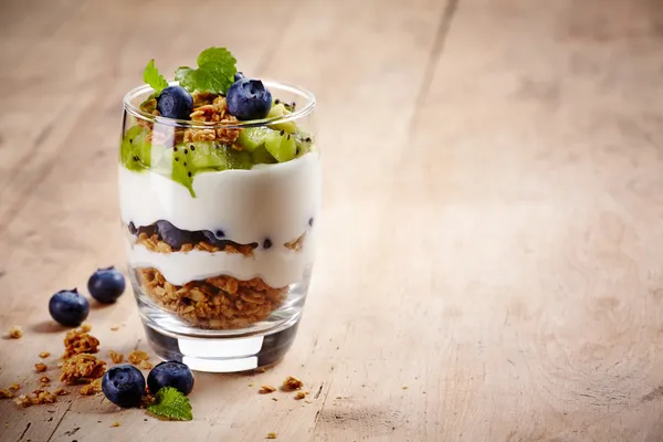 Layered cream dessert — Stock Photo, Image