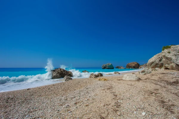 La hermosa playa de Kalamitsi (Lefkada ) — Foto de Stock