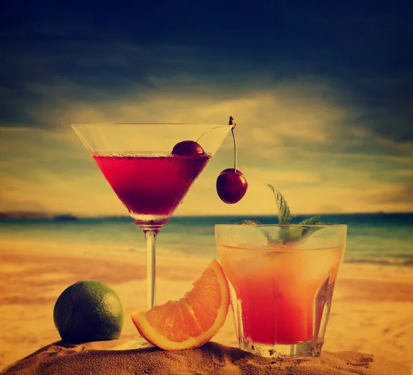 Cocktail in spiaggia — Foto Stock