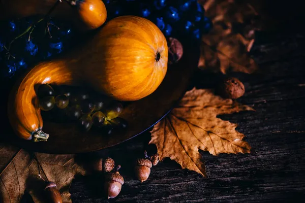 Thanksgiving Composition Autumn Fruit Wooden Plate — Stock Photo, Image