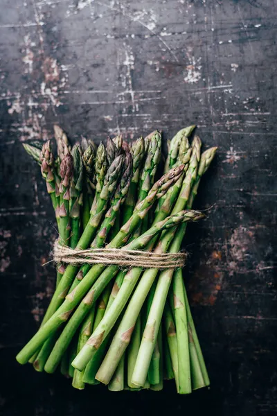 Fresh Asparagus Rustic Black Kitchen Table Superfood Cooking Recipe Organic — Stock Photo, Image