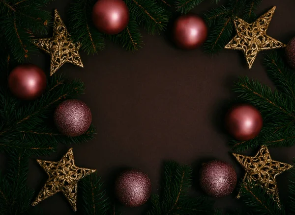 Pink Christmas Balls Brown Background Top View Shiny Christmas Baubles — Stock Photo, Image