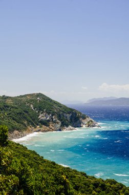 Yunanistan 'ın Kastro, Skiathos adasında Akdeniz' de gizli yerler. 