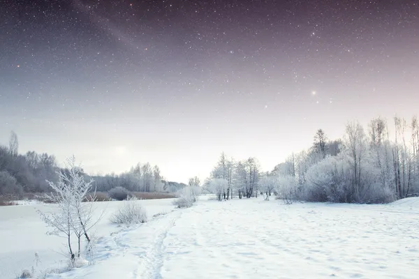 Winter rivier bij nacht. elementen van deze afbeelding ingericht door nasa — Stockfoto