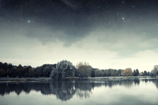 nehir gece. Bu görüntü nasa tarafından döşenmiş unsurları