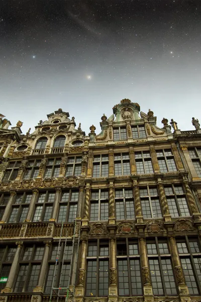 Noc w Brukseli. elementy tego obrazu, dostarczone przez nasa — Zdjęcie stockowe