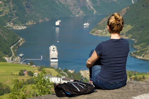 Girl in Geiranger — Stock Photo, Image