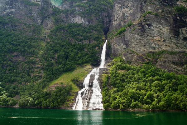 Fiordo de cascada — Foto de Stock