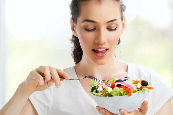 Comer alimentos saludables — Foto de Stock