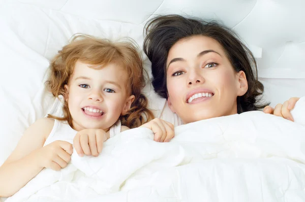 Glückliche Familie — Stockfoto