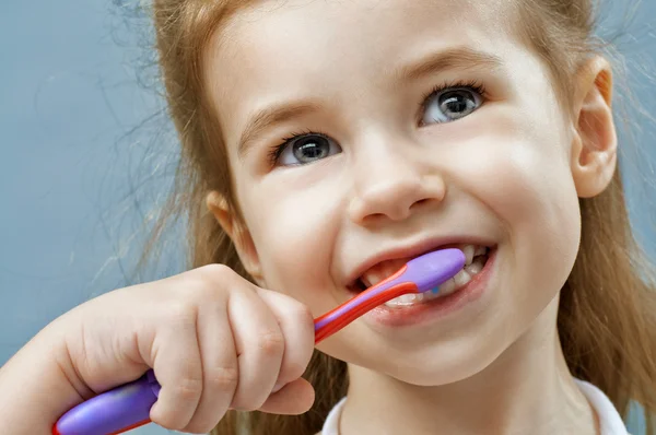 Teeth brushing — Stock Photo, Image