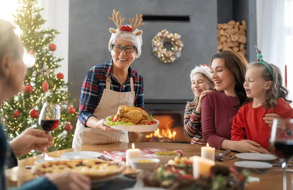 Feliz Natal Família Feliz Está Jantar Casa Férias Celebração União — Fotografia de Stock