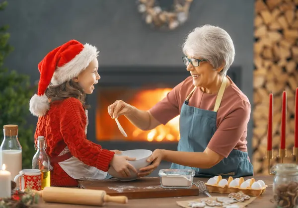 Vrolijk Kerstfeest Fijne Feestdagen Familie Voorbereiding Vakantie Voedsel Grootmoeder Kleindochter — Stockfoto