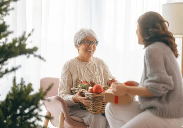 God Jul God Jul Överordnad Mamma Och Hennes Vuxna Dotter — Stockfoto