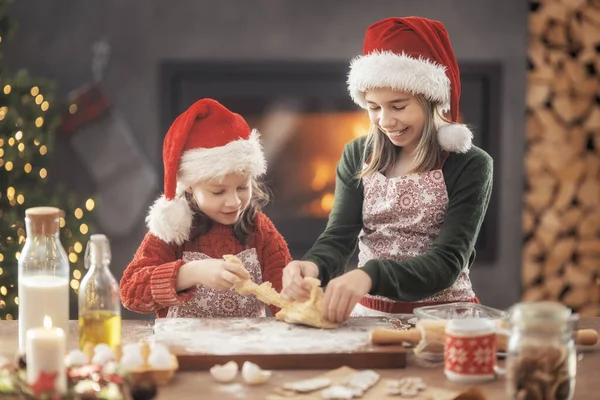 Vrolijk Kerstfeest Fijne Feestdagen Familie Voorbereiding Vakantie Voedsel Zusters Koken — Stockfoto