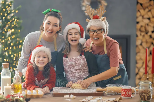 Buon Natale Buone Feste Preparazione Familiare Cibo Vacanze Nonna Mamma — Foto Stock